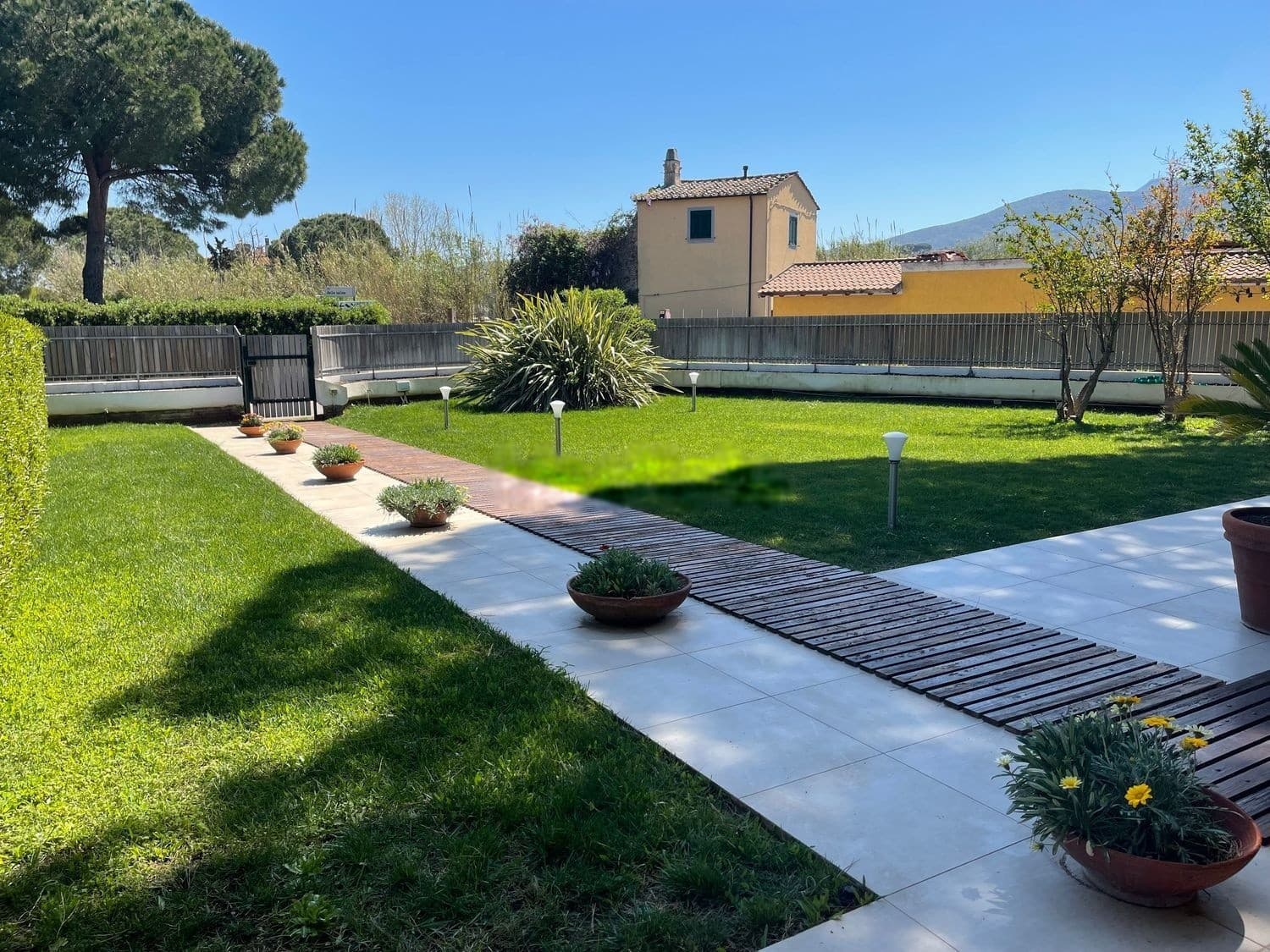 Villa indipendente alla Giannella, a 150 metri dal mare — Giardino 1