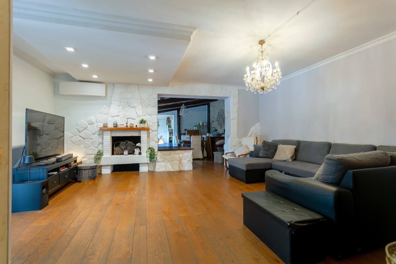 Villa con dependance, piscina e parco privato — Dependance 2